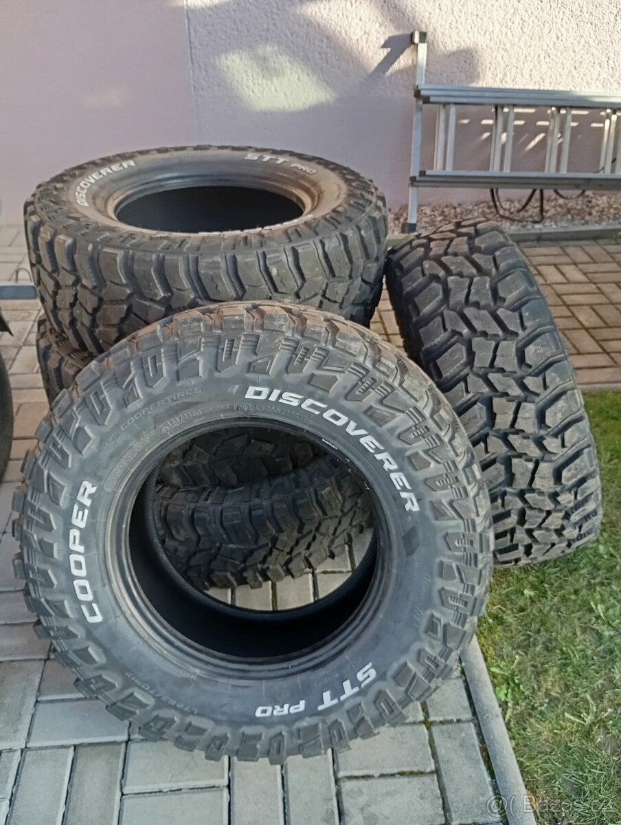 Pneu Cooper discoverer STT Pro 285/70 R 17 5ks
