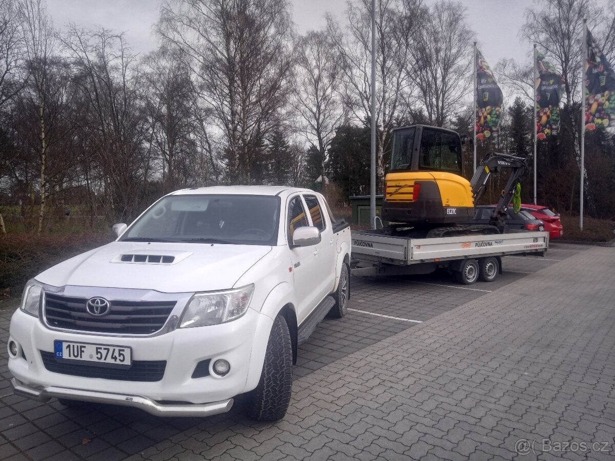 Hilux 2,4D, 4x4, manuál