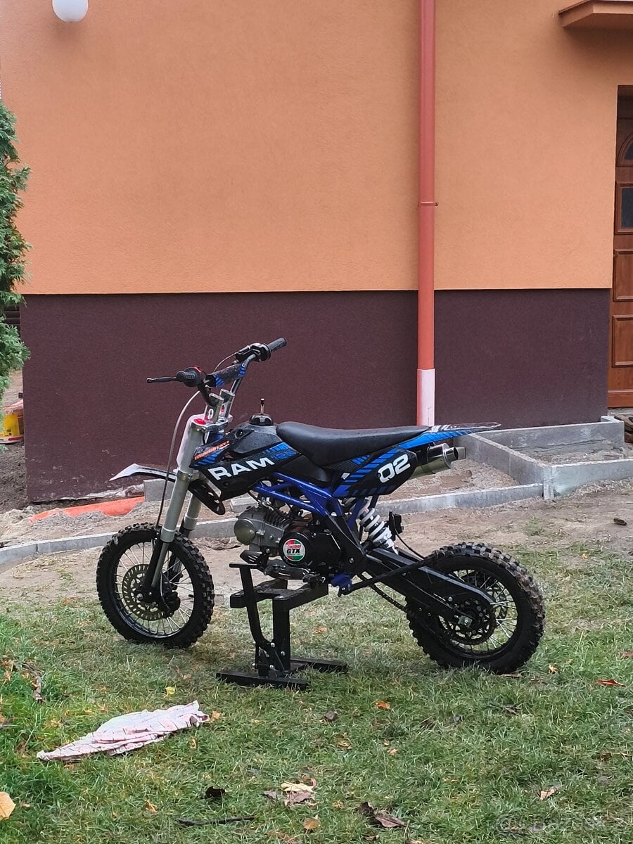 Pitbike 125ccm,4- takt, po výměně pístní sady ,super stav