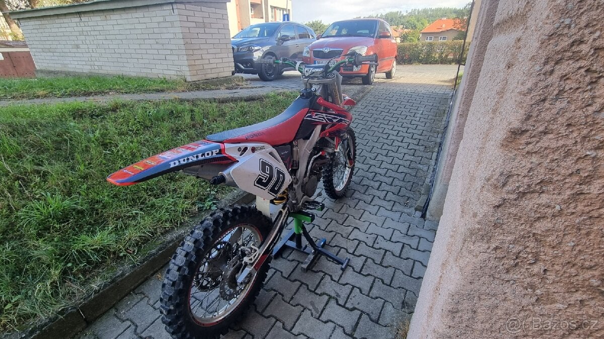 Honda crf250r rok výroby 2010