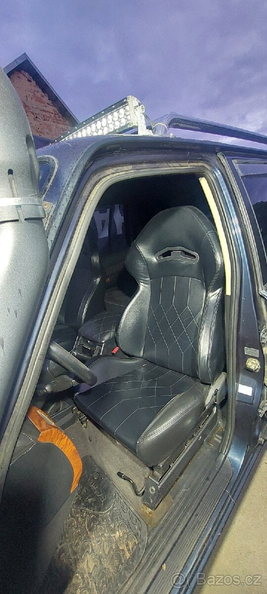 Sedačky Nissan Patrol y61