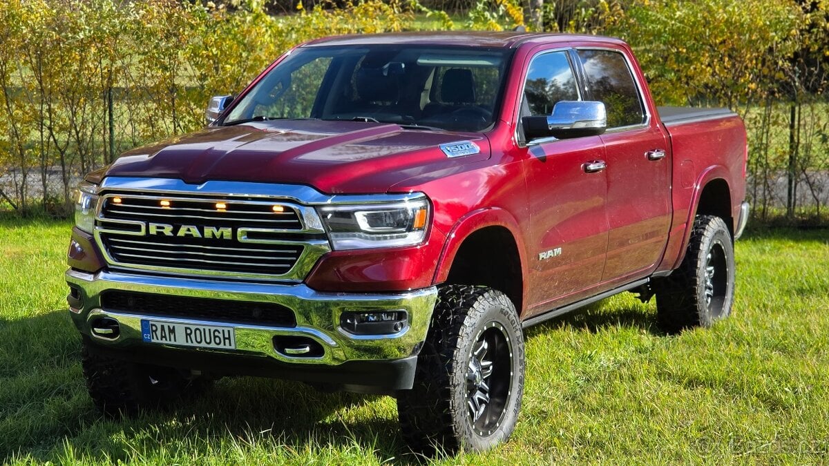DODGE RAM 1500 5.7 HEMI V8 ROUGH COUNTRY LARAMIE