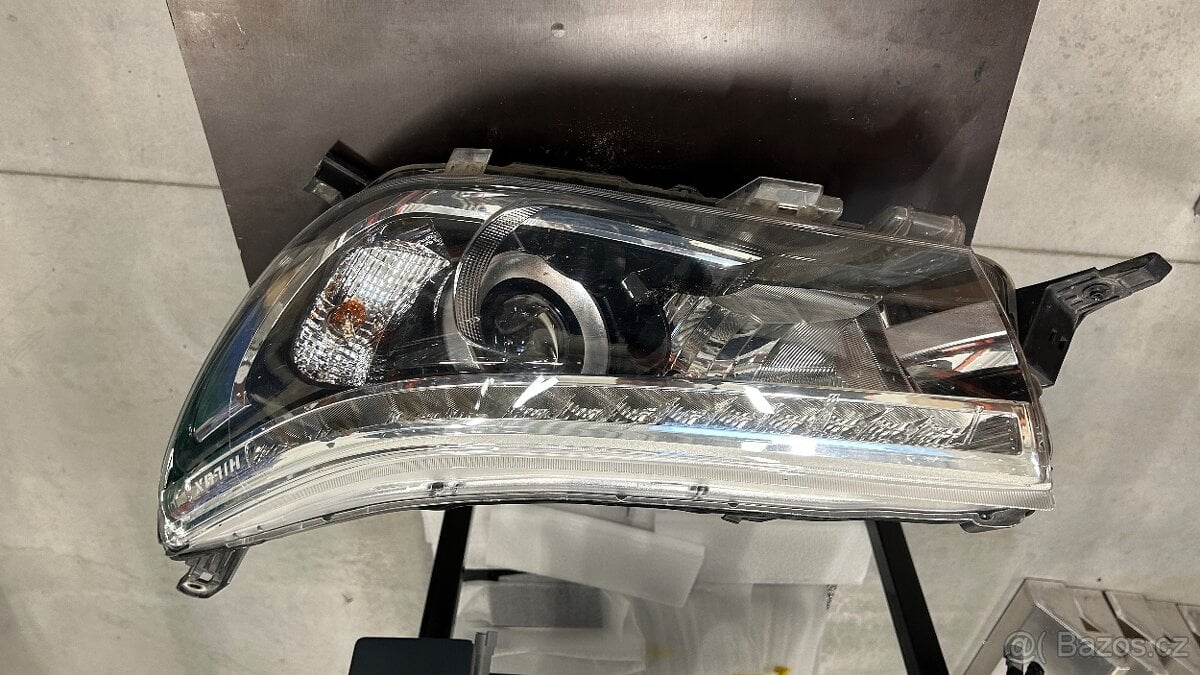 Hilux predni svetla plus mlhovka