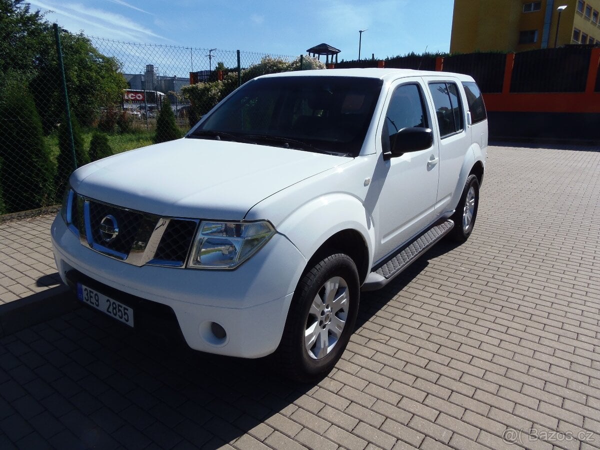 Nissan Pathfinder 2.5 DCi 4x4 manuál tažné 3T