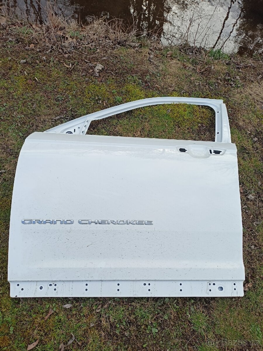 Prodám levé přední dveře na Jeep Grand Cherokee WL