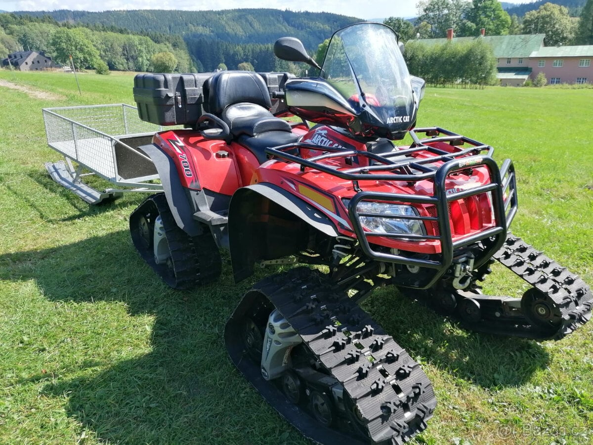 Arctic cat 700 + sněžné pásy