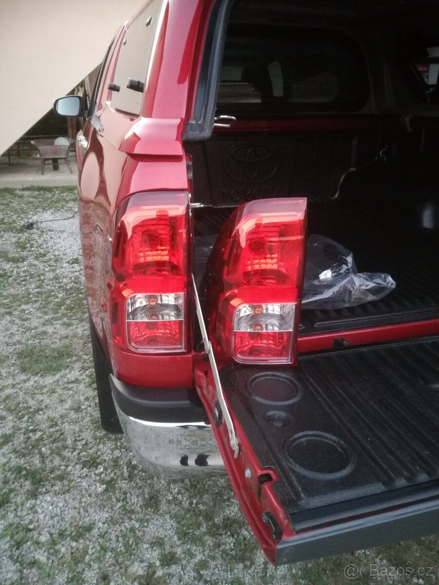 Toyota Hilux světlo