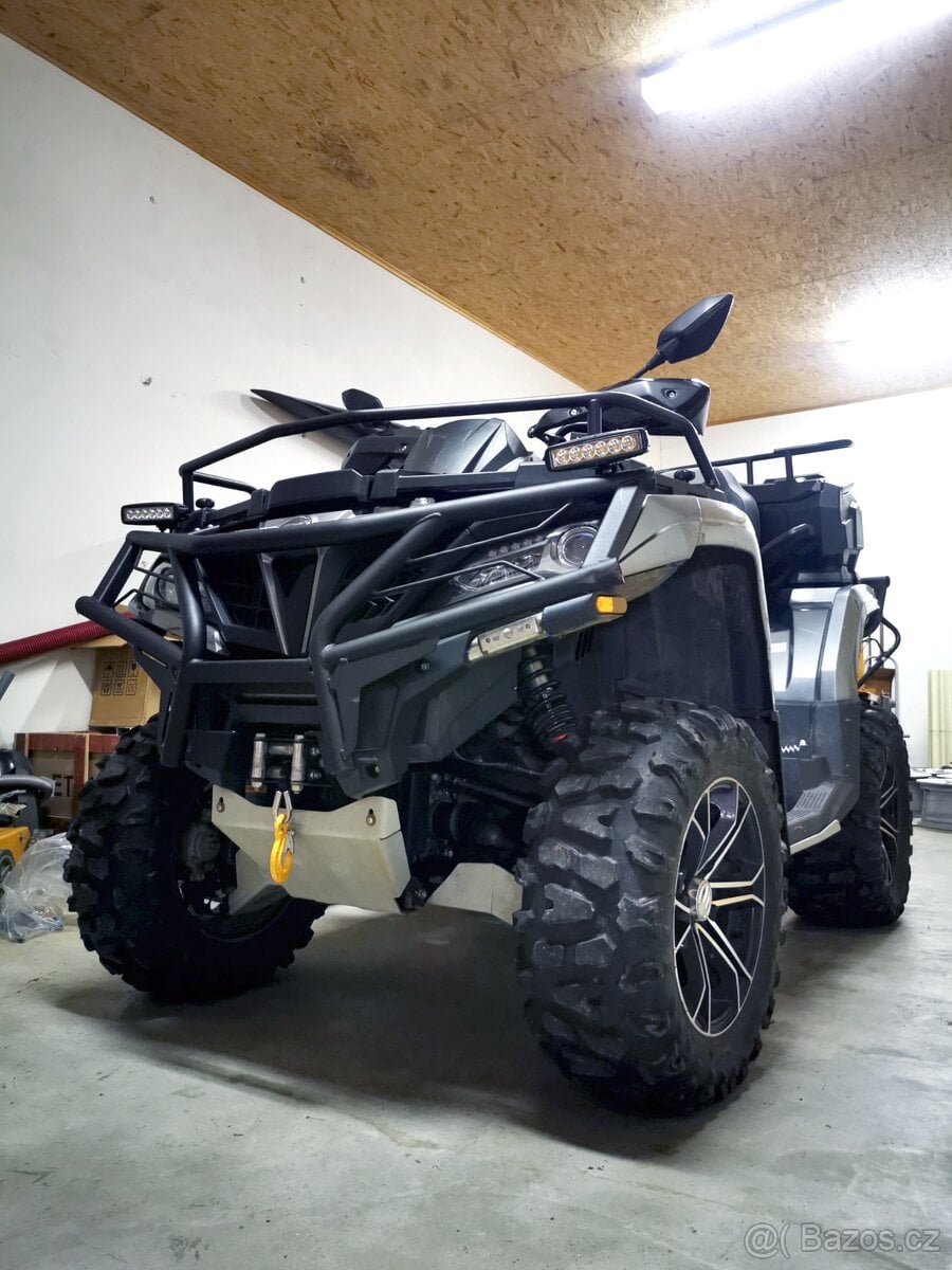 Dvouválec CF Moto X850   Plná výbava i serviska