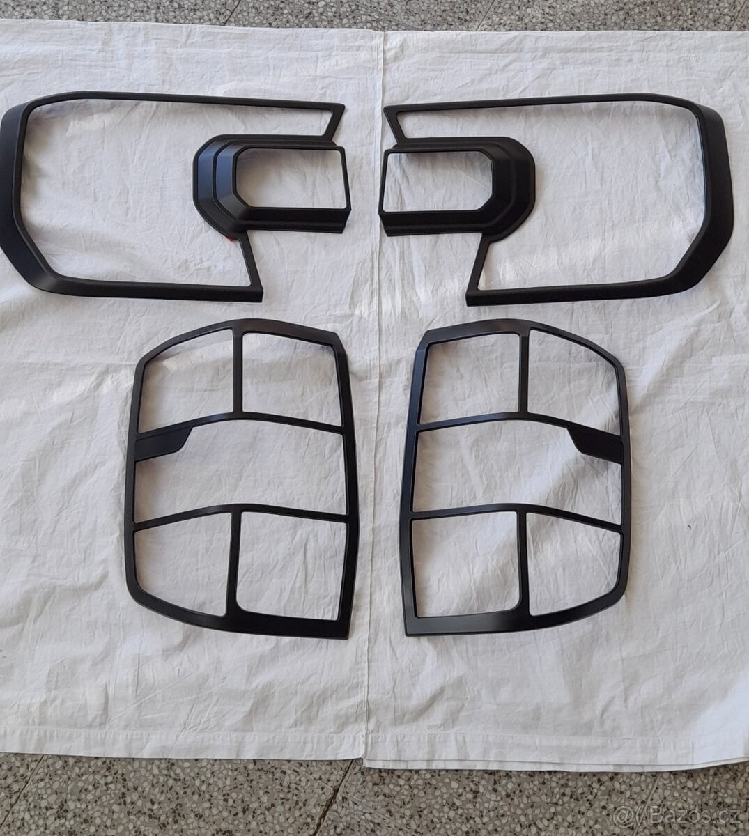 Ochranné rámečky na světla Ford Ranger 23-25 XL verze