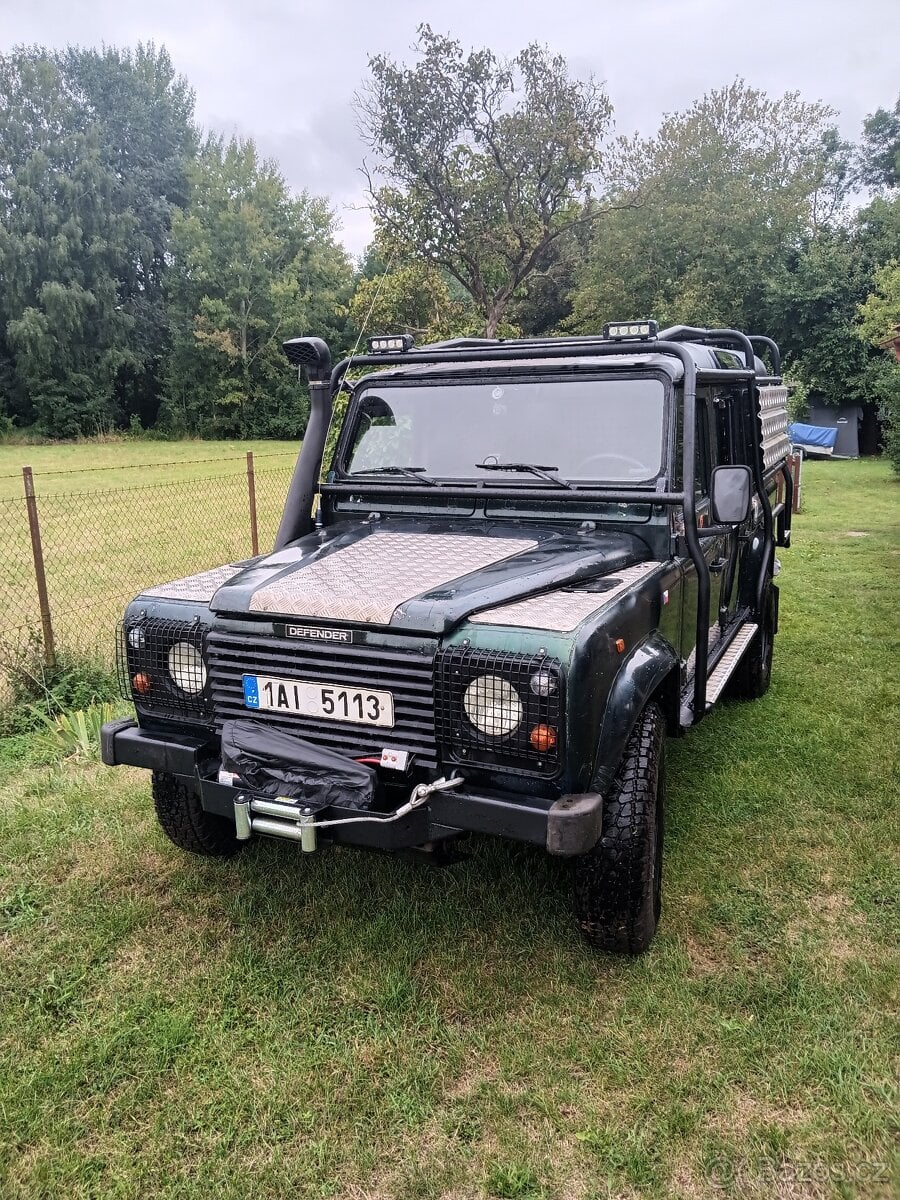 Land Rover Defender 300 TDI 110. Sleva