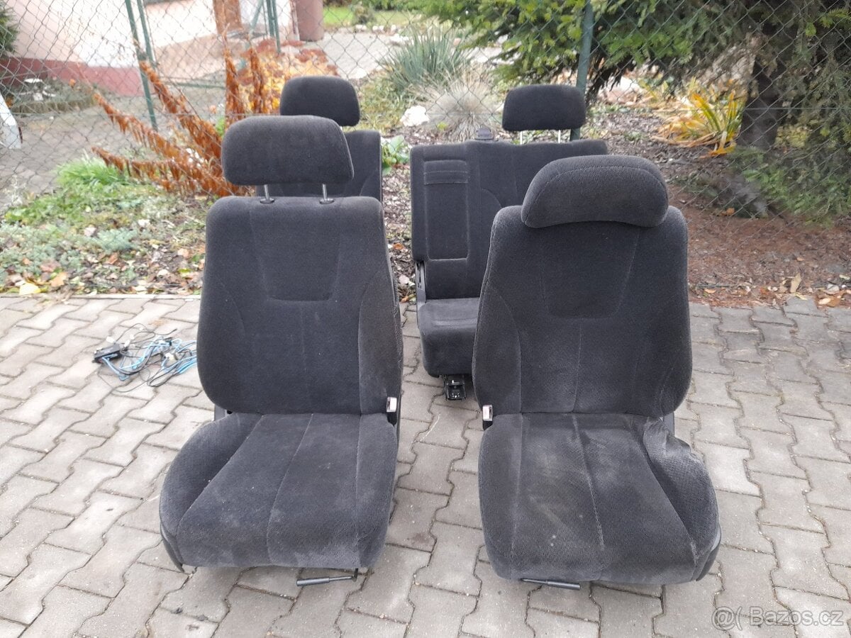 Sedačky saangyong rexton 1,vyhřívané, textilní