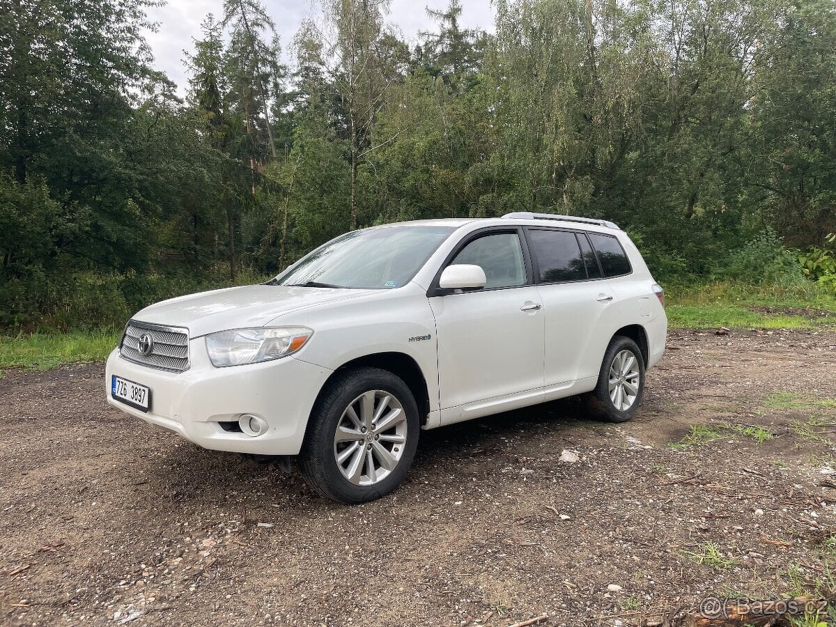 2009 Toyota Highlander Hybrid Limited.