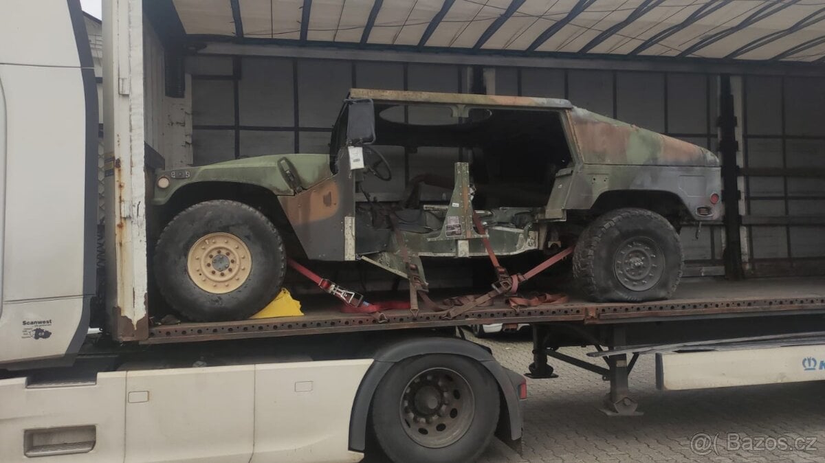 Hummer H1 humvee M1044 Slantback