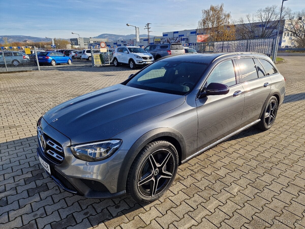 Mercedes-Benz E400D All-Terrain 2022 77 tis. km DPH