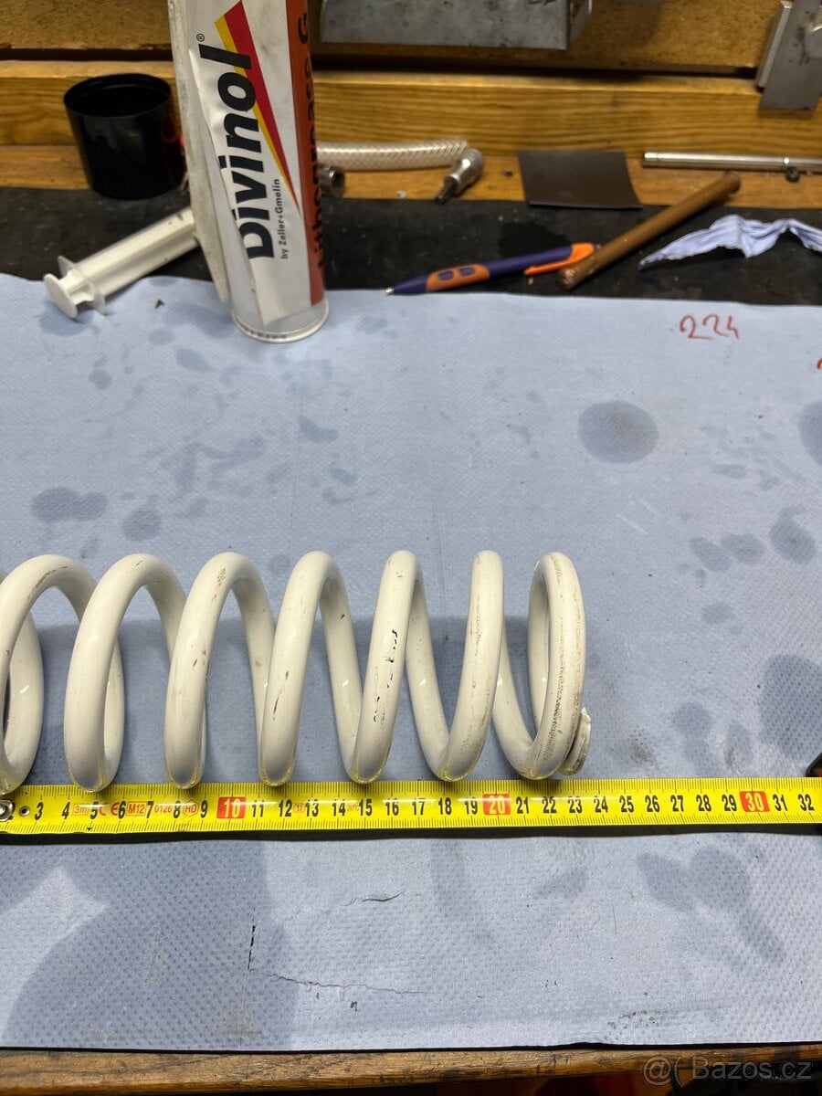 WP Pruzina na KTM tlmic PDS ,tvrdost 74 N/mm