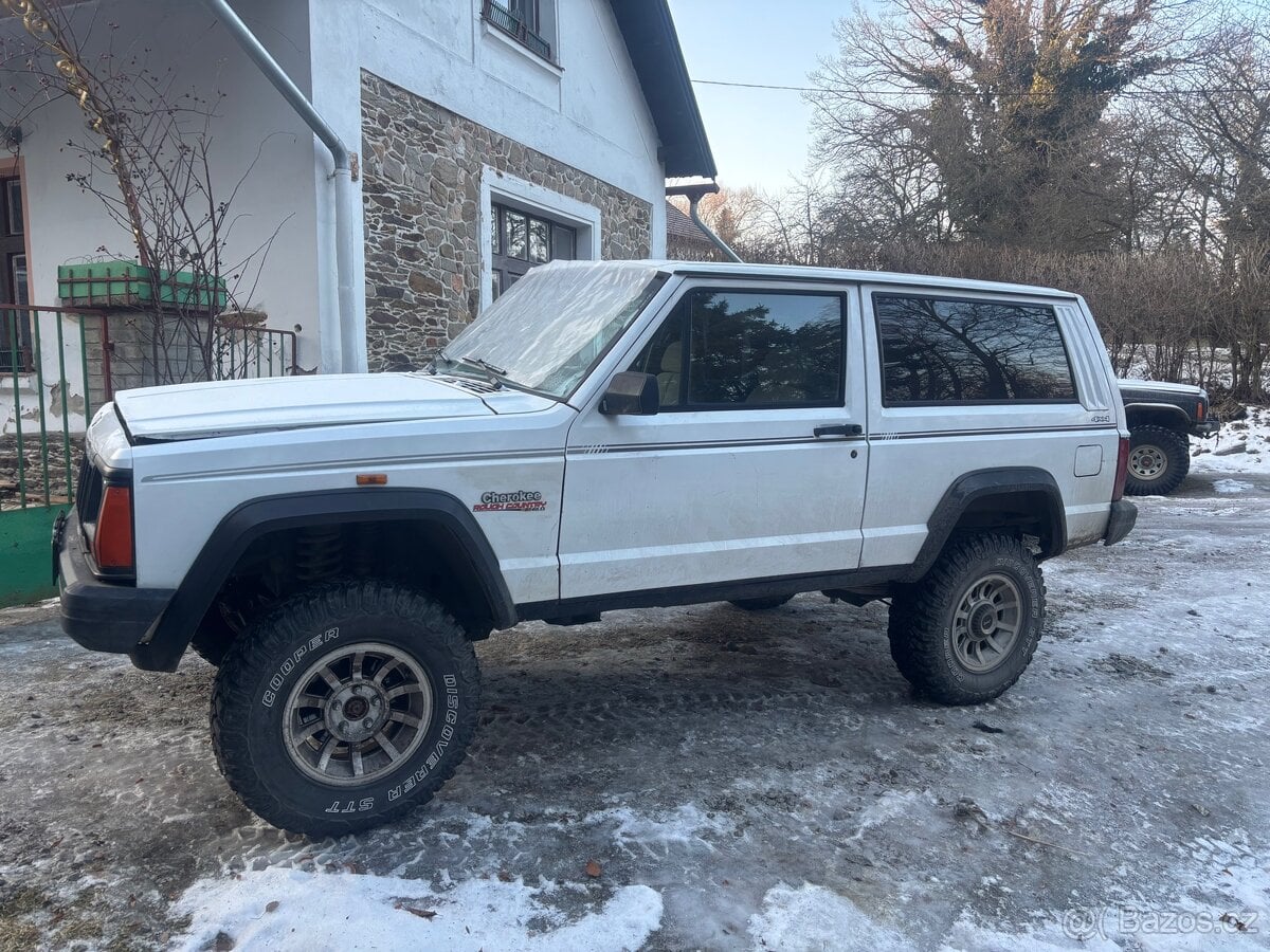Jeep cherokee třídveřový