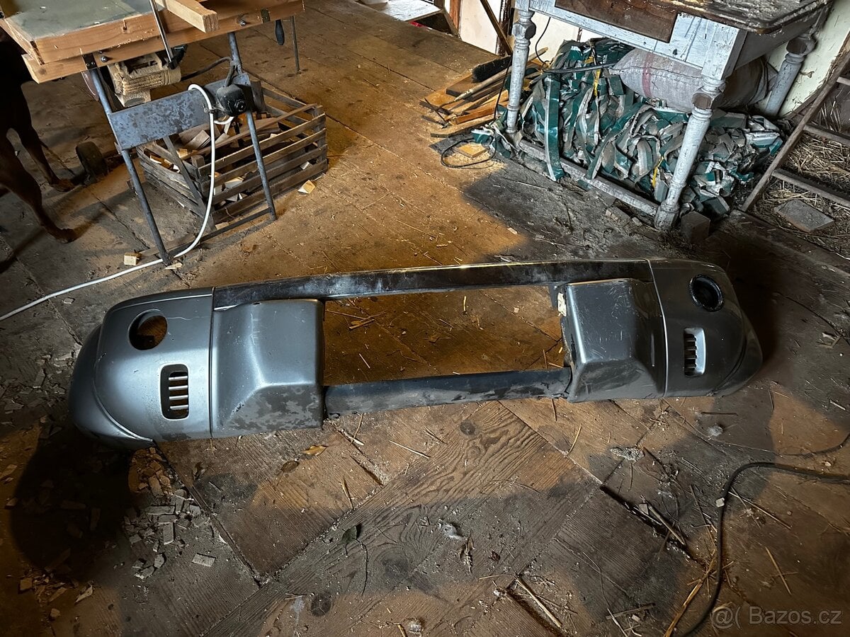 Nárazník Nissan patrol y61