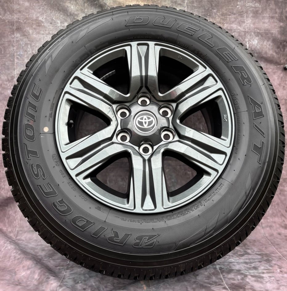 Zánovní alu Toyota Hilux 265/65R17 112S 99% VZORKU