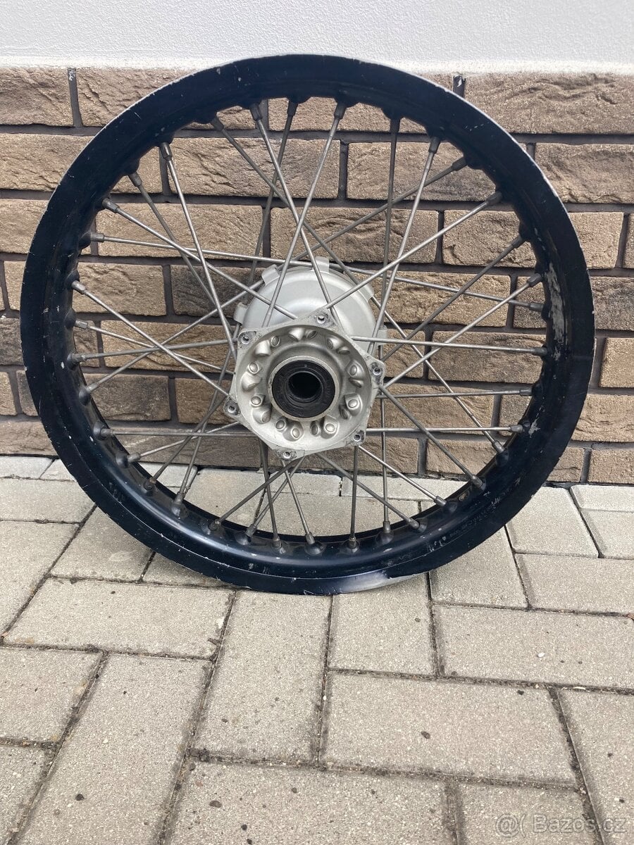 Zadni kolo KTM 690 LC4