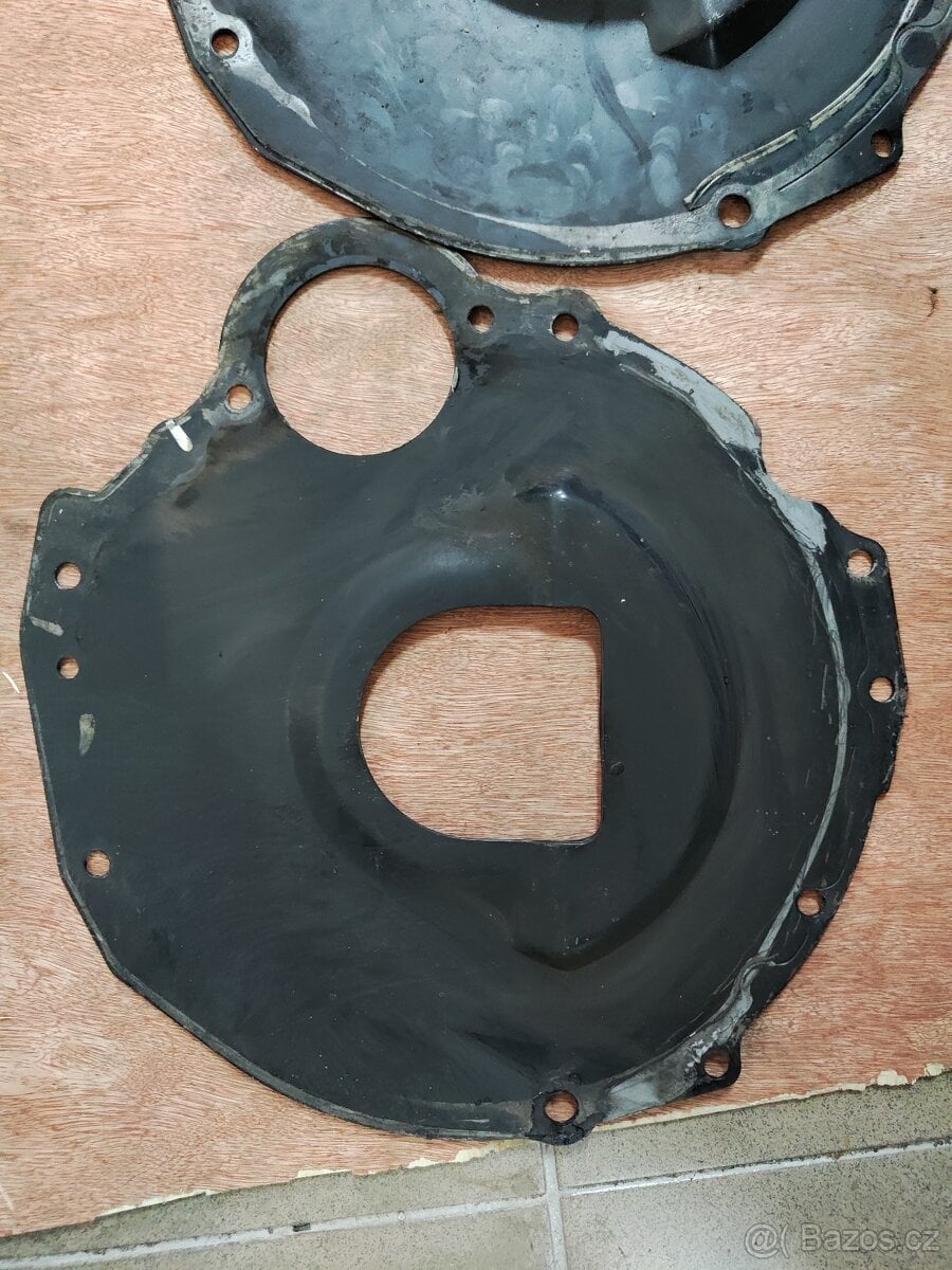 Plech mezi motor a převodovku Nissan Patrol