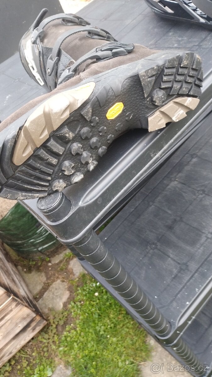 Prodej oblečení na čtyřkolku