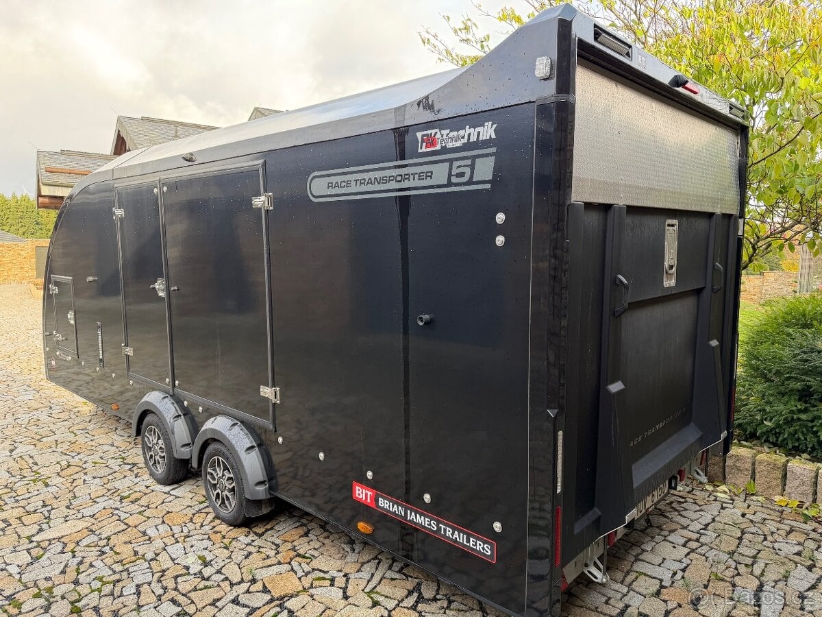 Uzavřený autopřepravník Brian James Trailers Race 5