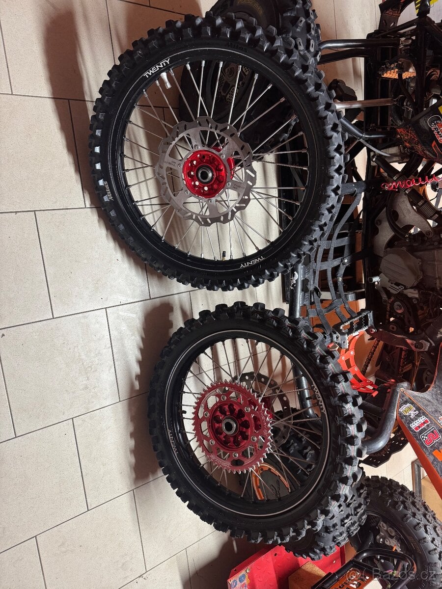 Kompletní kola Fantic xxf Yamaha yz