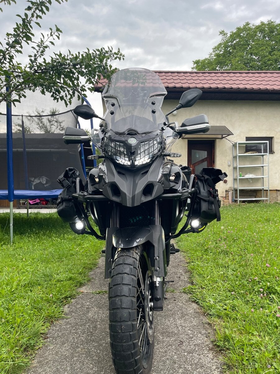 Benelli trk 502x