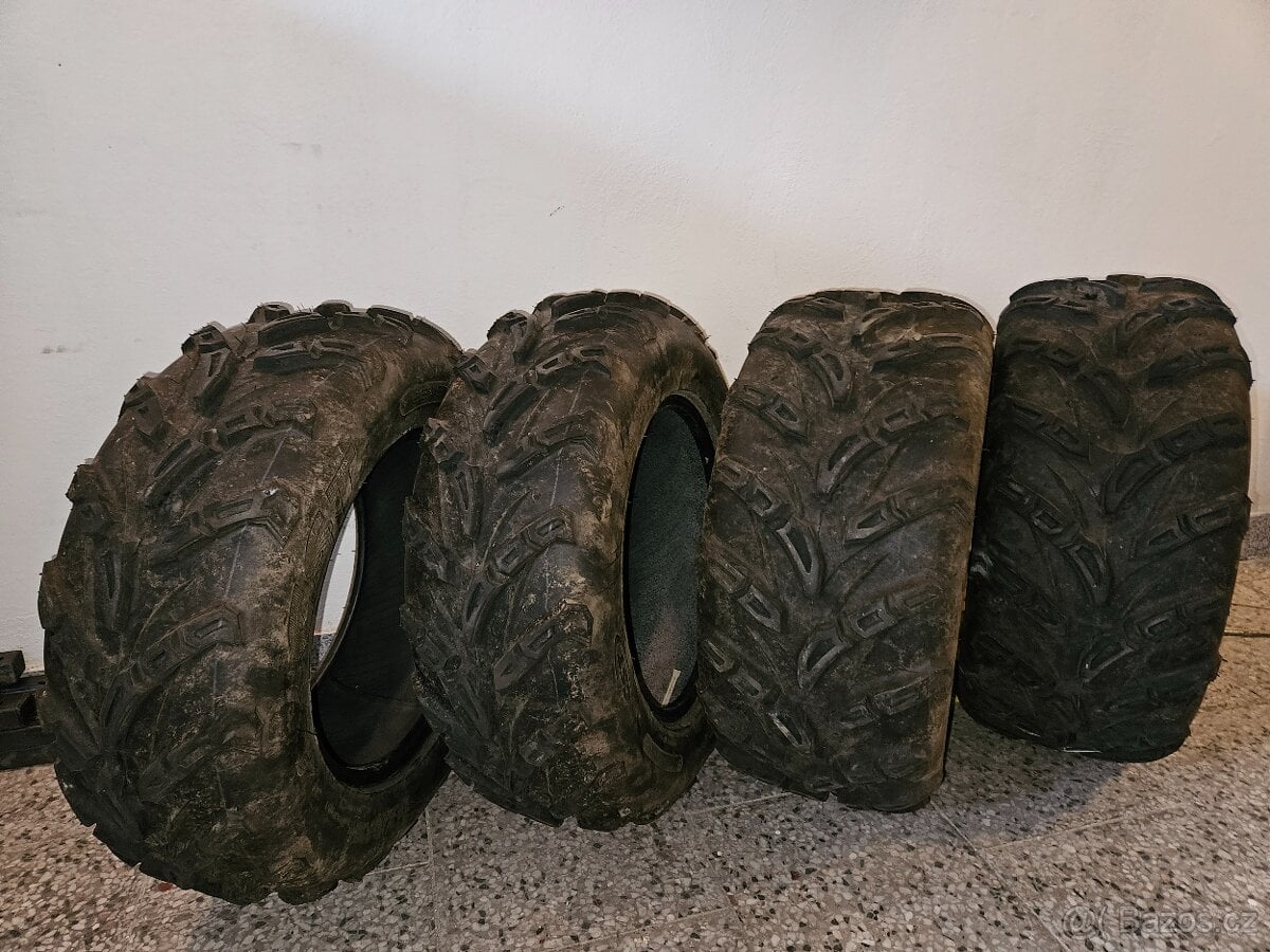 Pneu na čtyřkolku