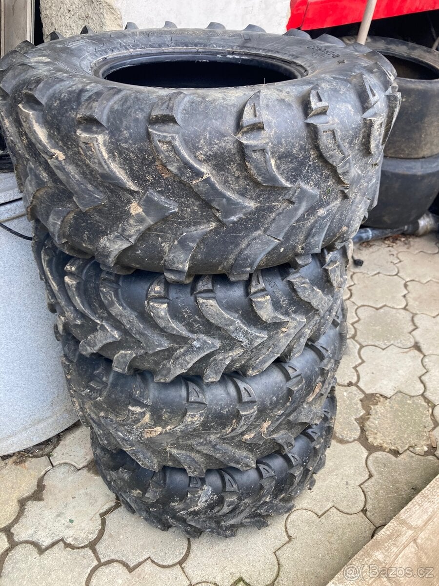 Pneu na čtyřkolku UTV