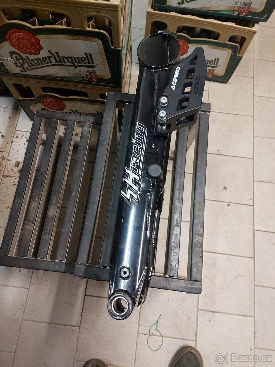 Delší kyvna Yamaha YFZ 450R