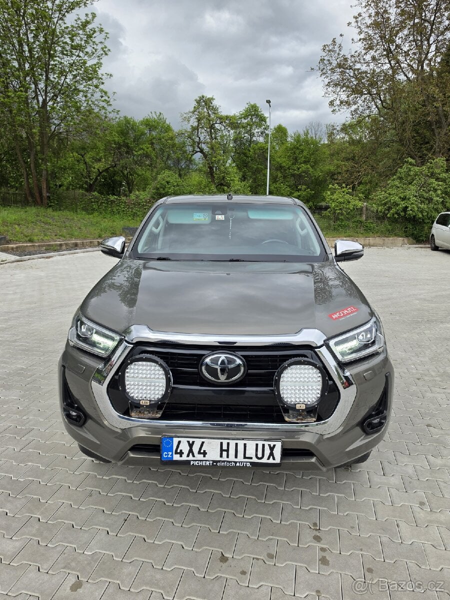 Prodam Toyota Hilux 2.8