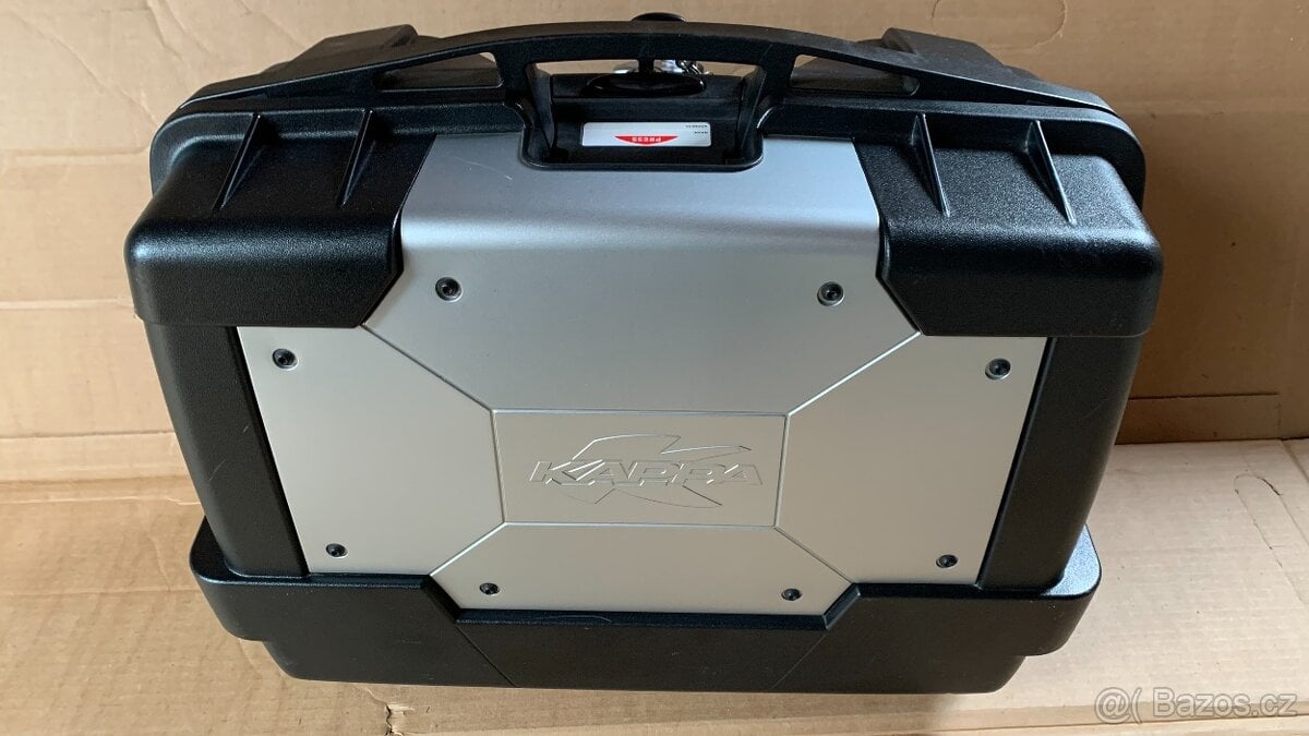 Triumph Tiger 800 / sada bočních kufrů, nosiče Givi/Kappa