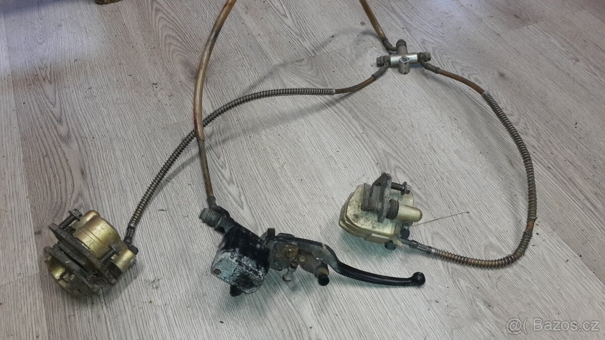 Přední kapalinová brzda 250ccm