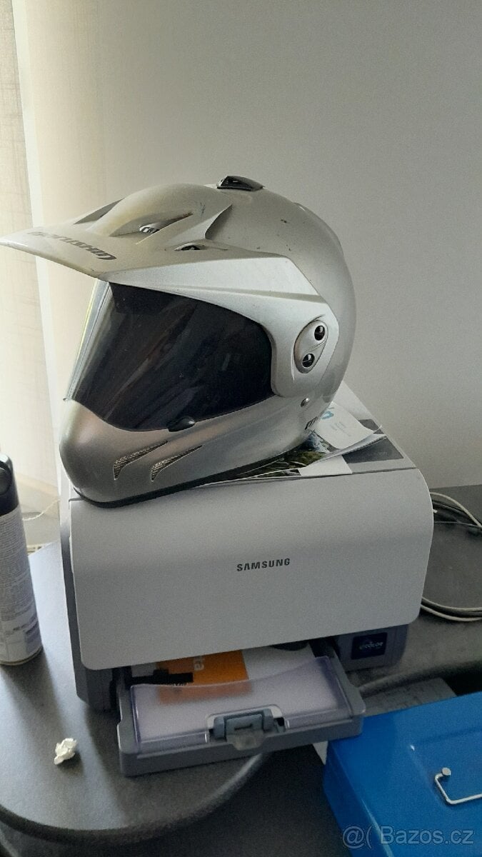 Přilba na enduro nebo čtyřkolku