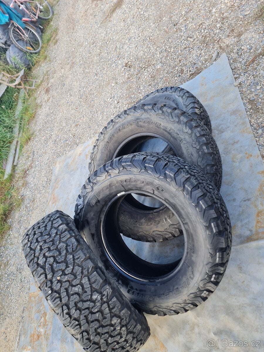 Pneu zimni M+S Bf goodrich 255/ 75 r17