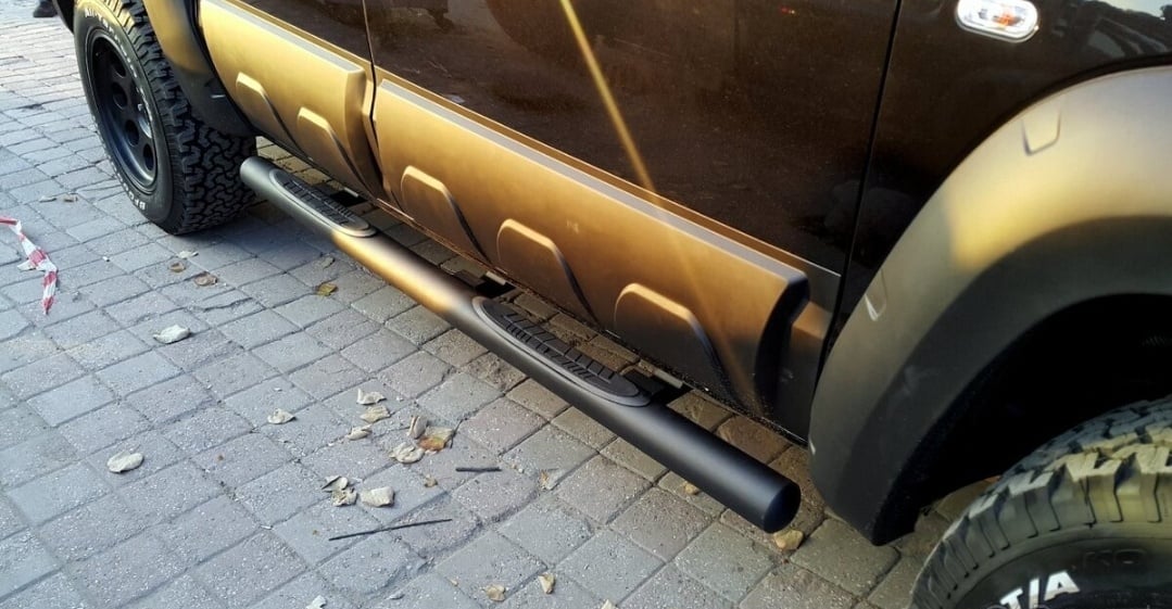 Boční nášlapy Toyota Hilux