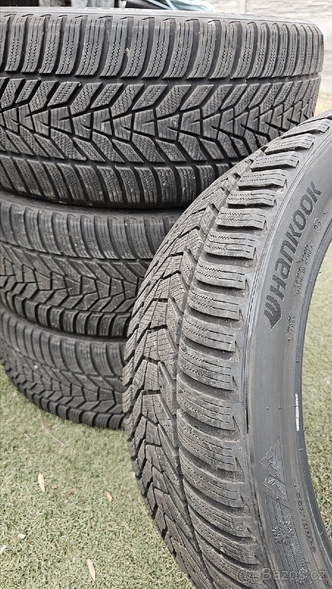 Zimní pneumatiky 265/40 R22