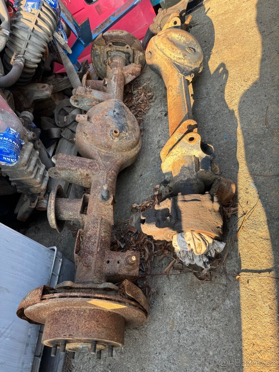 Patrol gr y60 zadni naprava