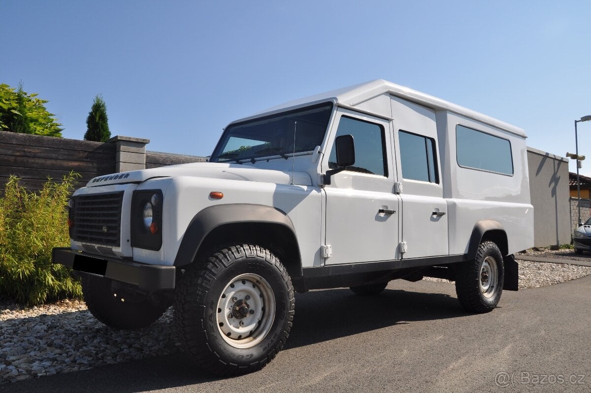 SPECIÁL Expediční Landrover Defender, 24 000 km, 1. majitel