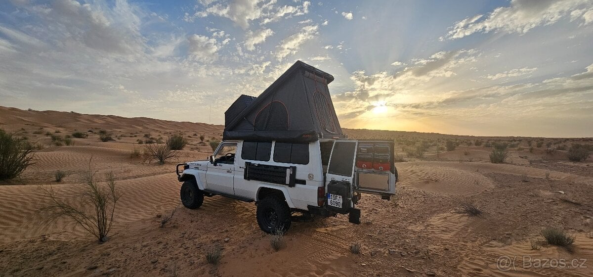 Expediční Land cruiser HZJ 78