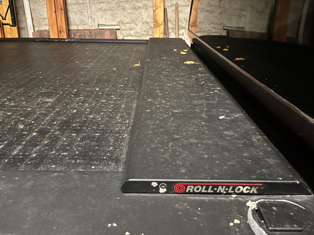 Amarok hardtop roleta výměna