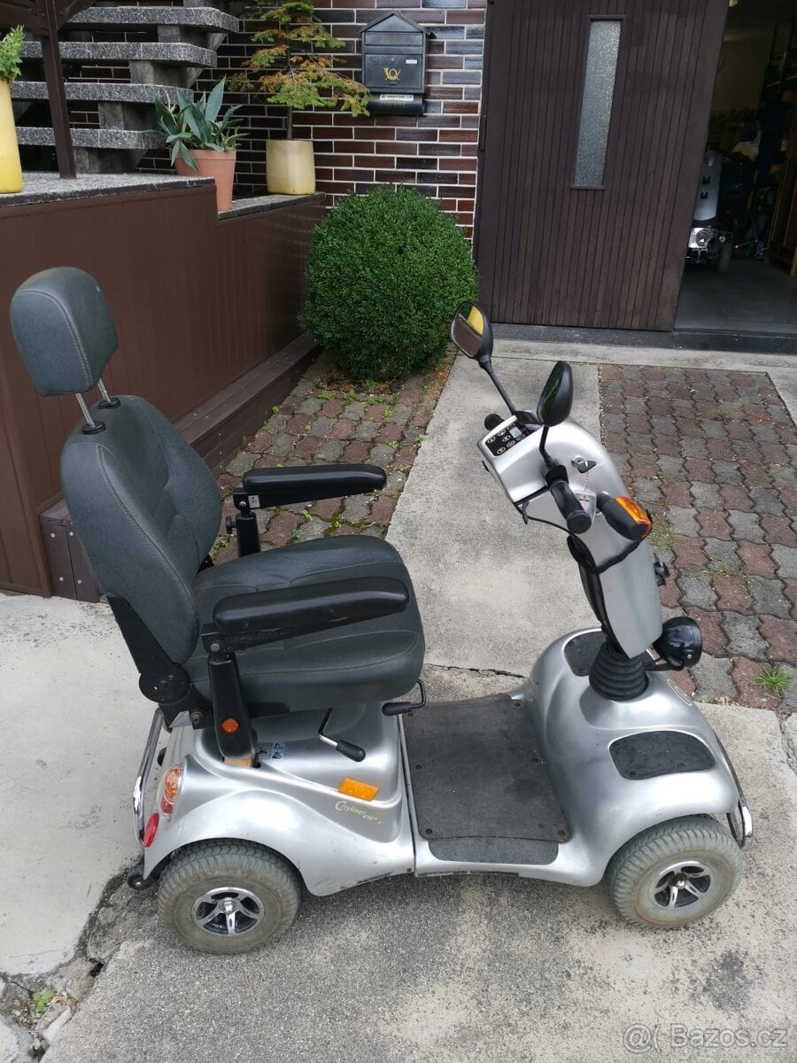 Prodám elektrický čtyřkolový skútr / vozík