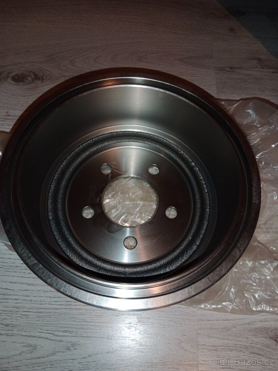 Brzdové bubny Wrangler yj