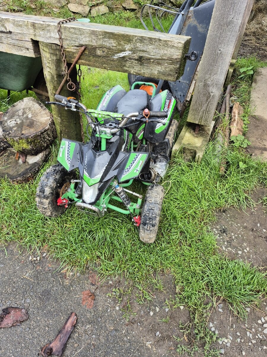 Dětská čtyřkolka xquad