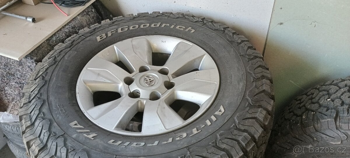 Original kola Hilux 2019, pneu 285/70 R17