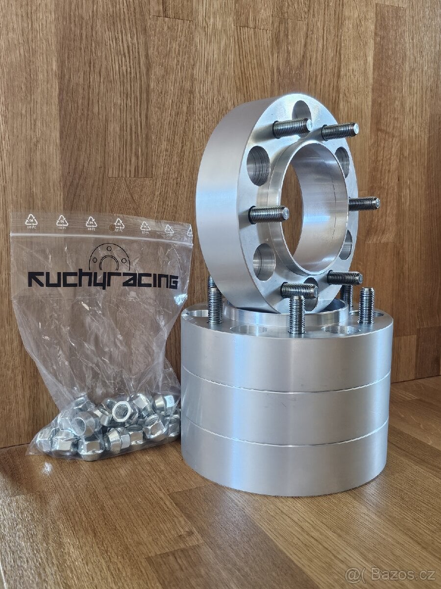 Podložky pod kola TOYOTA HILUX 30mm