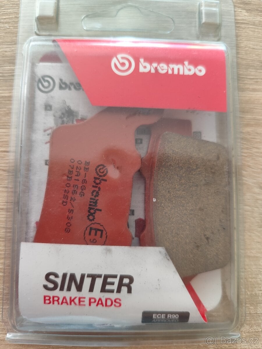 Zadní brzdové destičky Brembo