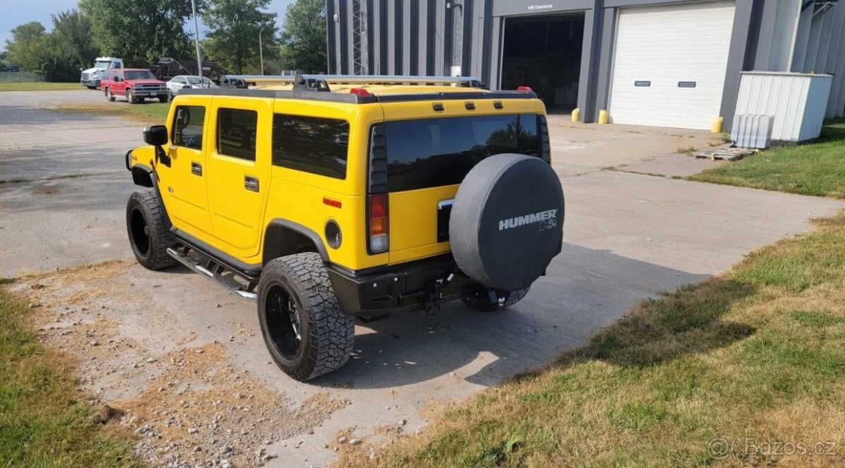 Hummer H2 sport utility 4D