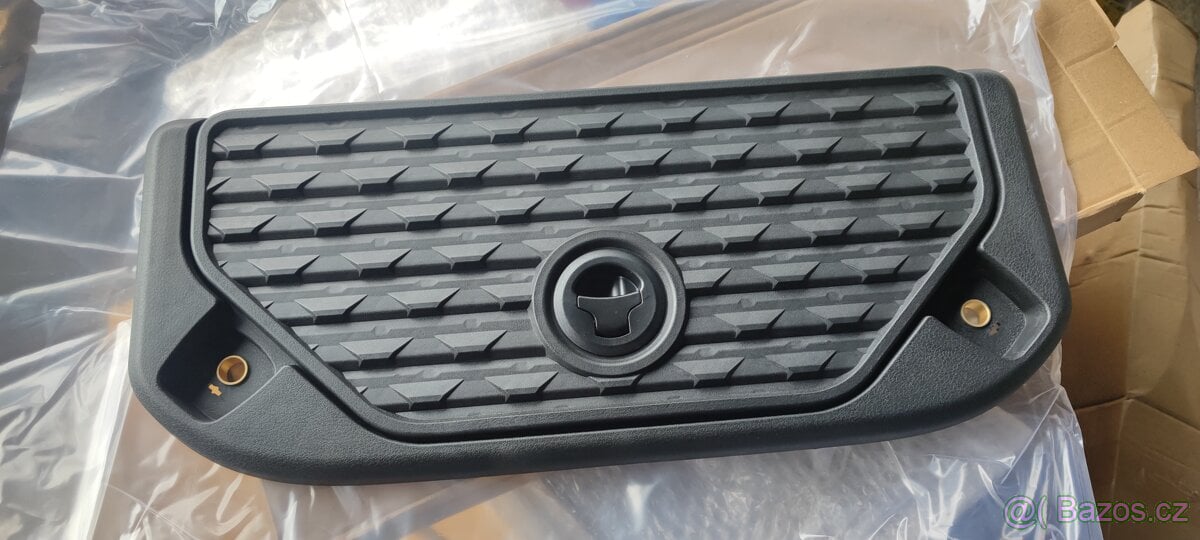 Dodge Ram 1500 dekl úložného prostoru